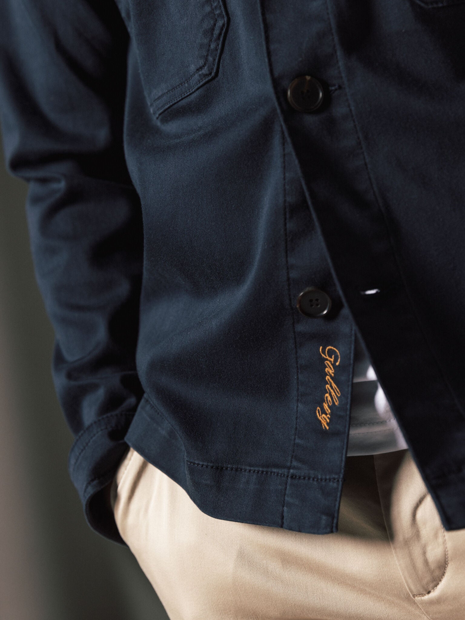 Modelshot / Navy / Detail